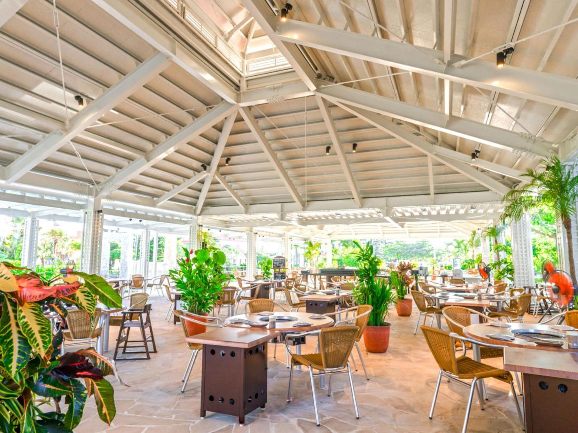 Resort Hot Cross Point Santa Monica Miyakojima (Okinawa)
